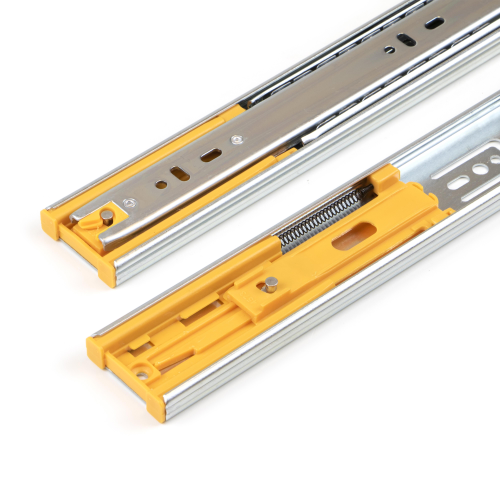 Guide a sfere per cassetti con estrazione totale e chiusura soft, altezza 45 mm